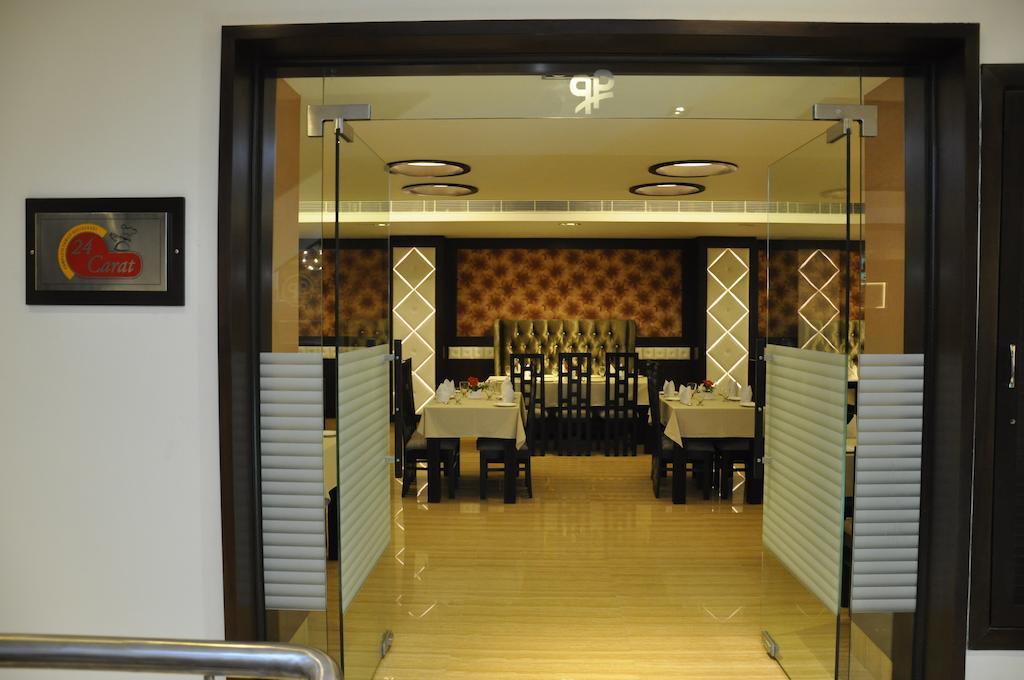 Karnāl Hotel Prem Plaza מראה חיצוני תמונה